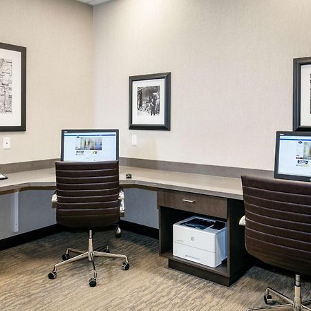 Hampton Inn & Suites By Hilton Seattle/Northgate Екстериор снимка