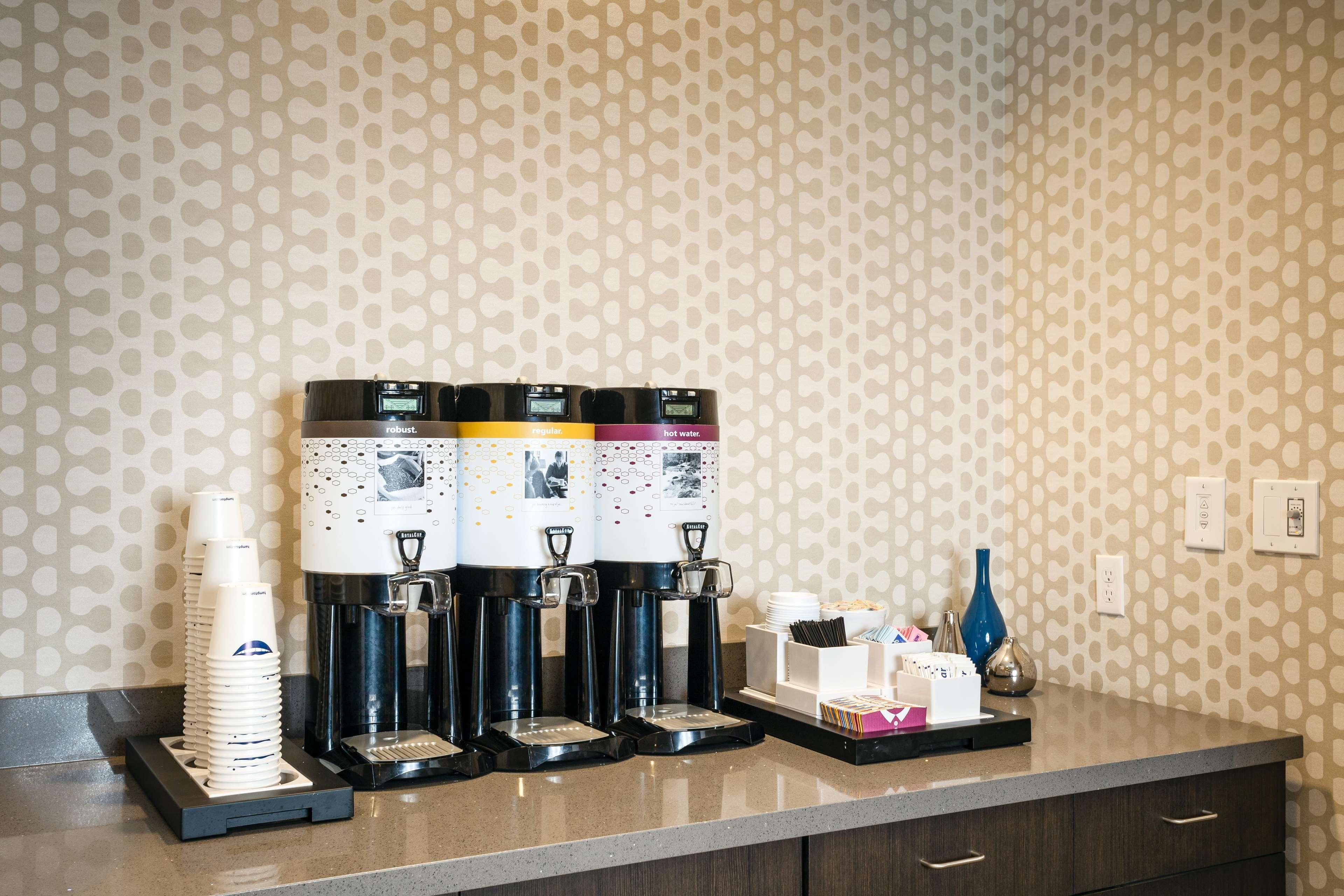 Hampton Inn & Suites By Hilton Seattle/Northgate Екстериор снимка