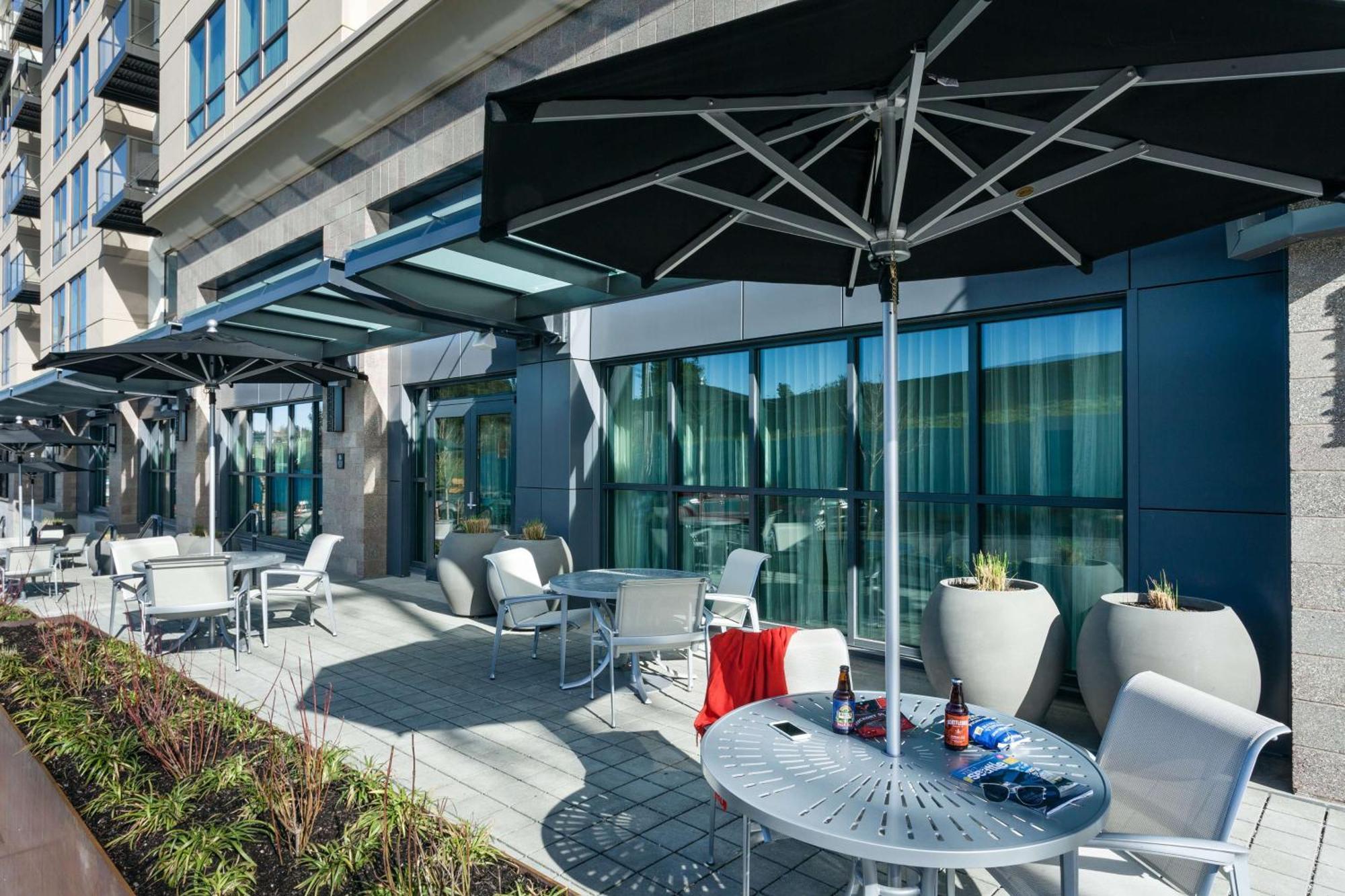 Hampton Inn & Suites By Hilton Seattle/Northgate Екстериор снимка