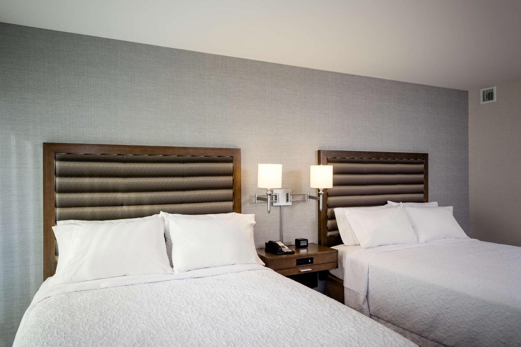 Hampton Inn & Suites By Hilton Seattle/Northgate Екстериор снимка