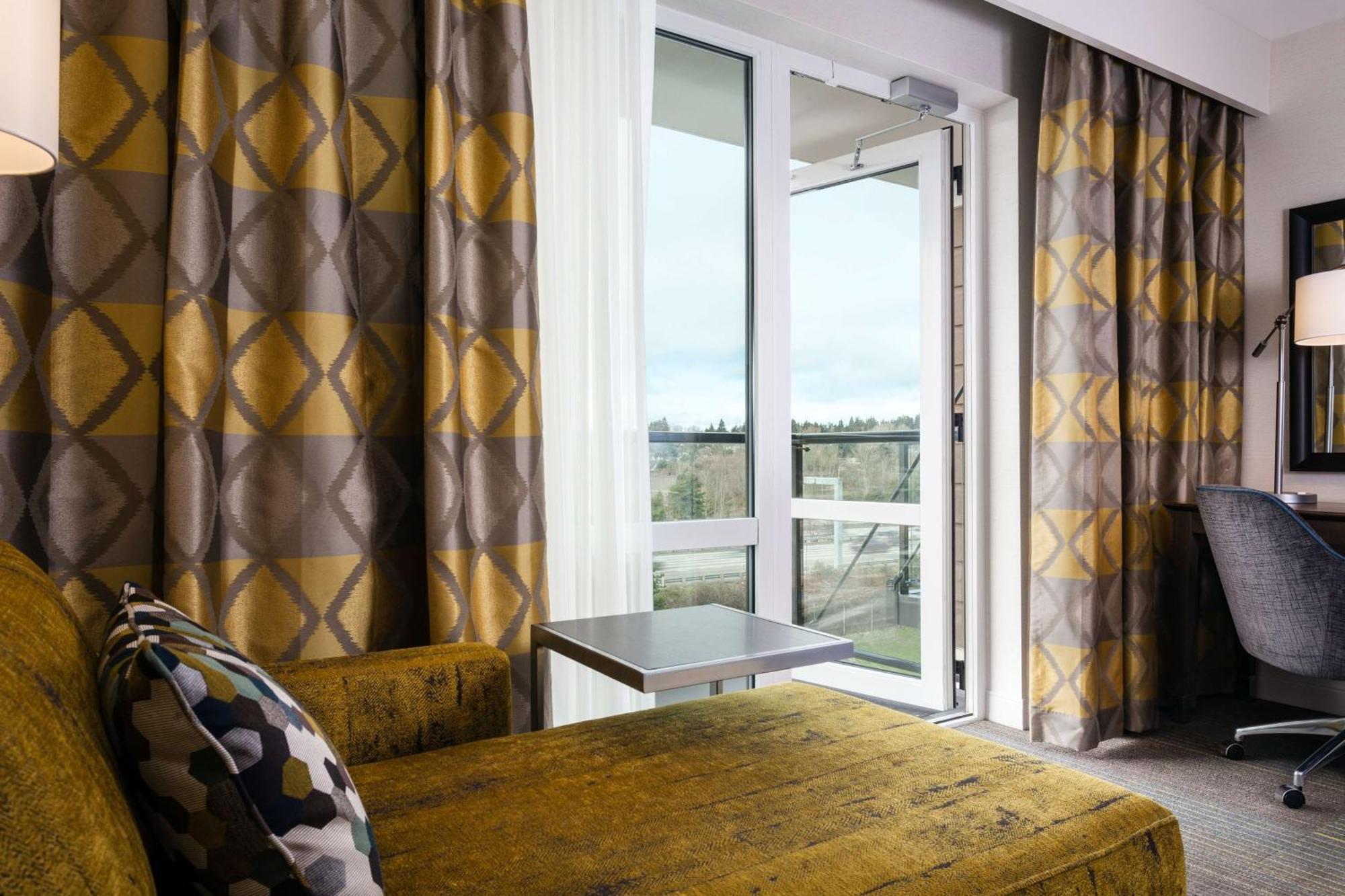 Hampton Inn & Suites By Hilton Seattle/Northgate Екстериор снимка